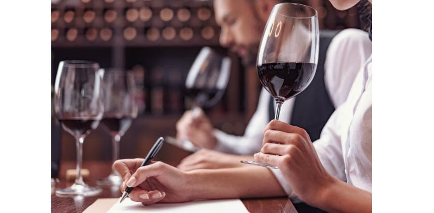 【行業內情】 品酒師嘅Career Path係點?要考甚麼專業資格?入酒店最好做?